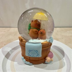 Capybara Işıklı Kar Küresi 12.5 Cm - Unick Color