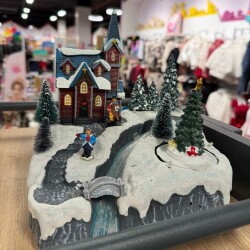 Işıklı Müzikli Köprülü Yılbaşı Evi 20 x 16 x 21 Cm - 3