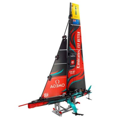 Lego Technic Emirates Team New Zealand AC75 Yat - 1