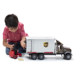 Mack Granite Ups Kargo Kamyonu - Bruder